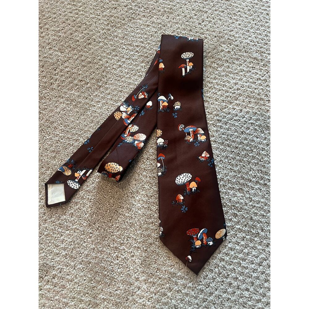 Vintage Mushroom Tie